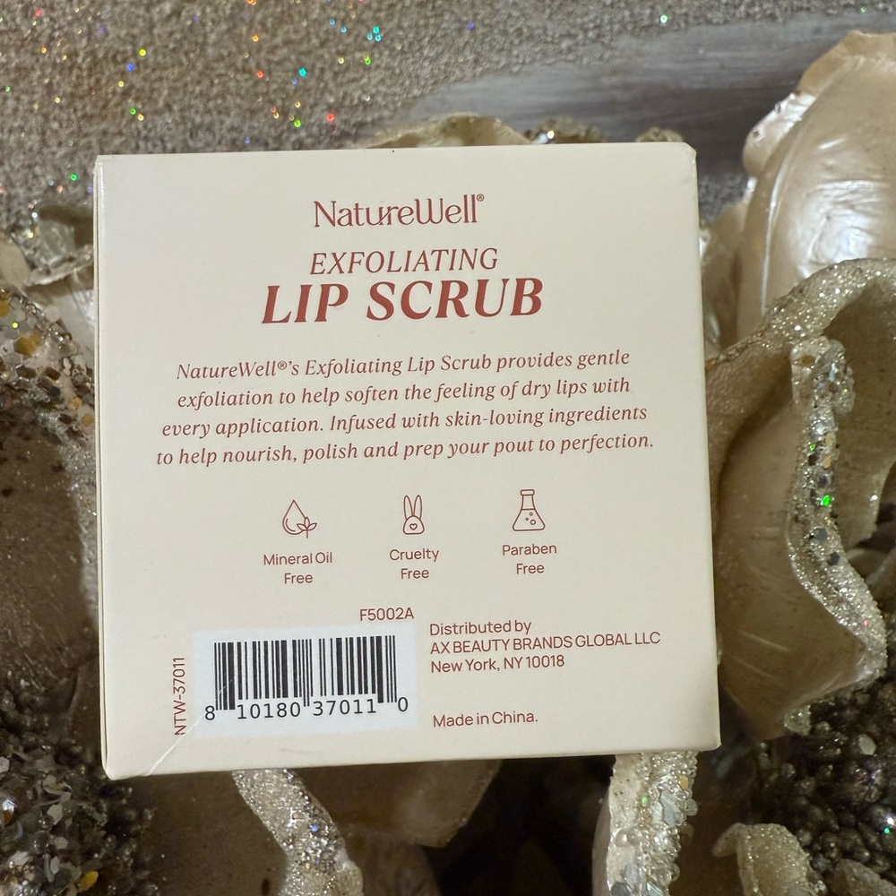 Exfoliating Lip Scrub - Picture 3 of 7